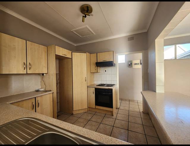 2 BEDROOM FLAT SOLD IN THREE RIVERS PROPER